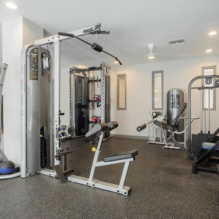 Upstay - Condo With Pool Gym Games And Bbq Austin Bagian luar foto