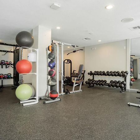 Upstay - Condo With Pool Gym Games And Bbq Austin Bagian luar foto